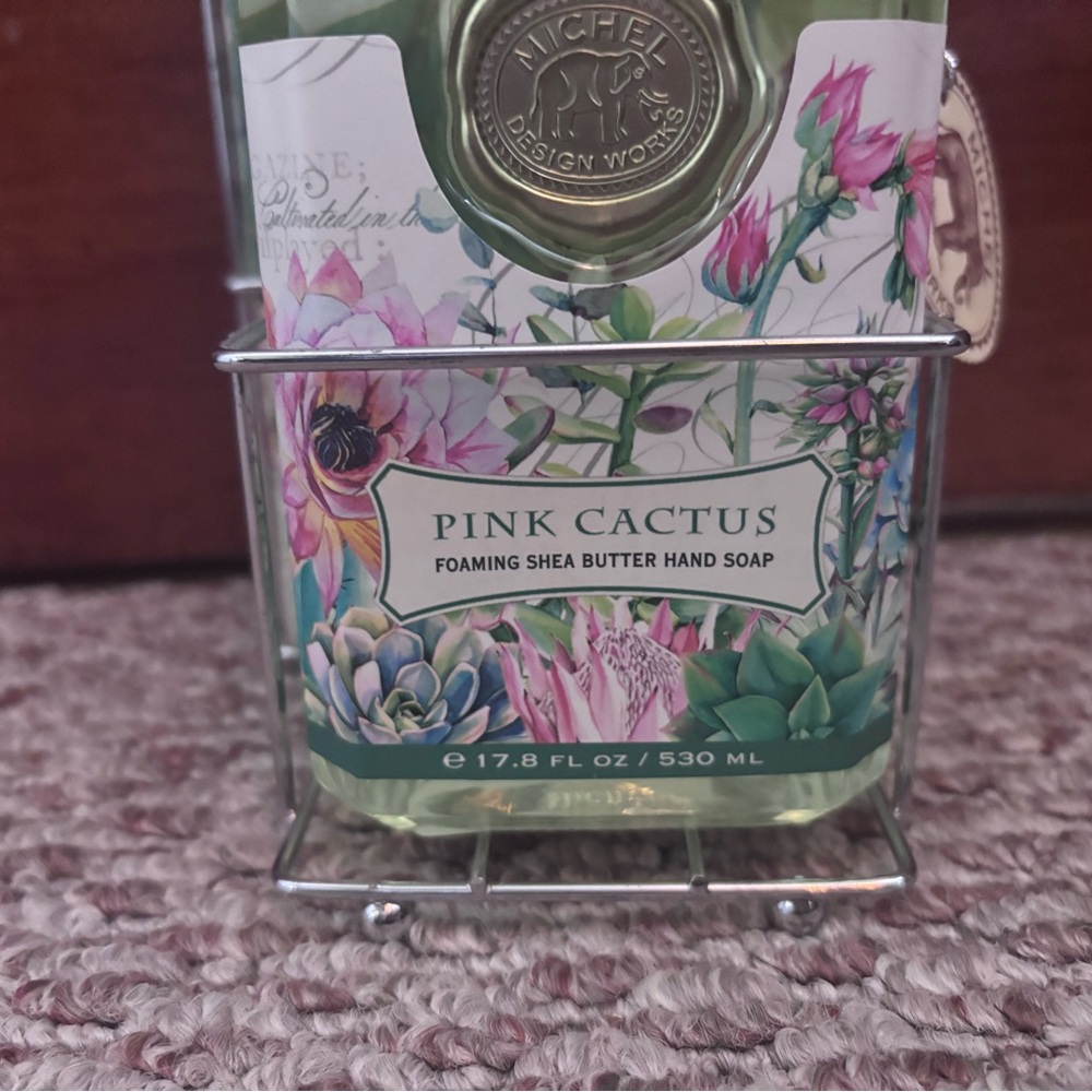 Michel Hand Soap & Matching Napkins - Picture 3 of 4